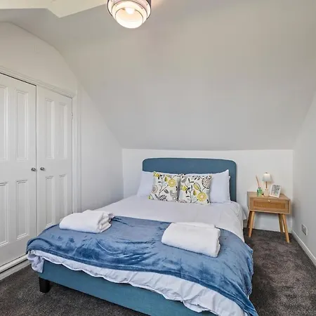 Hébergement de vacances 4-bed Home, Sleeps 8, 3 Bathrooms, Wi-fi Bristol
